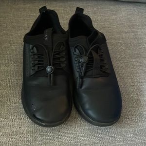 Clove All Black Nursing Sneakers. Size 6.